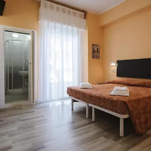 Отель Milena ***